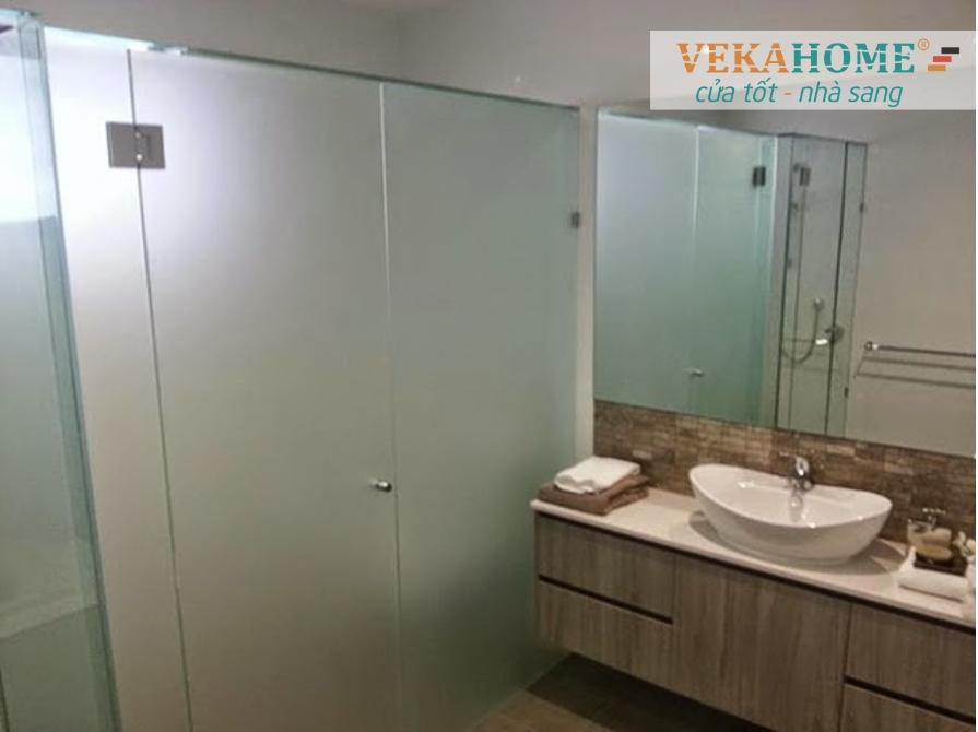 Hình ảnh kính mờ phòng tắm