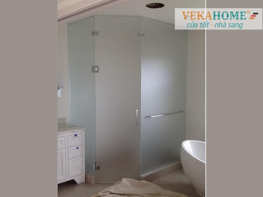 Hình ảnh kính mờ phòng tắm