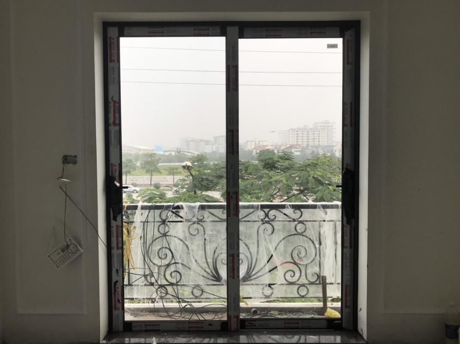 Hình ảnh cửa đi 2 cánh mở trượt đã hoàn thiện