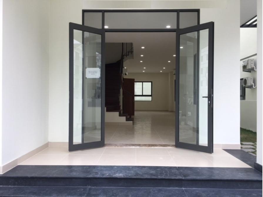 Hình ảnh cửa đi 2 cánh trong công trình nhà ở 