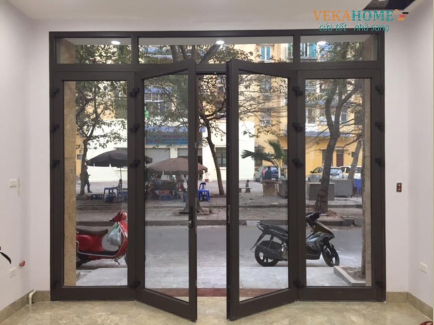 Hình ảnh cửa đi 4 cánh mở quay