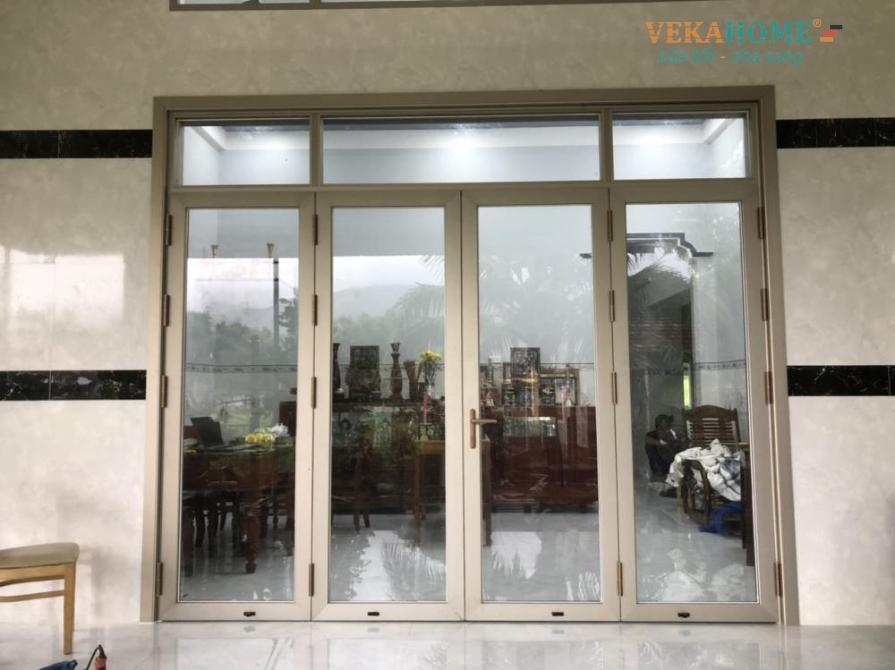 Hình ảnh cửa đi 4 cánh mở quay