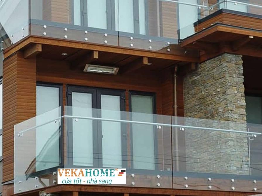 Mẫu lan can ban công kính cường lực đẹp