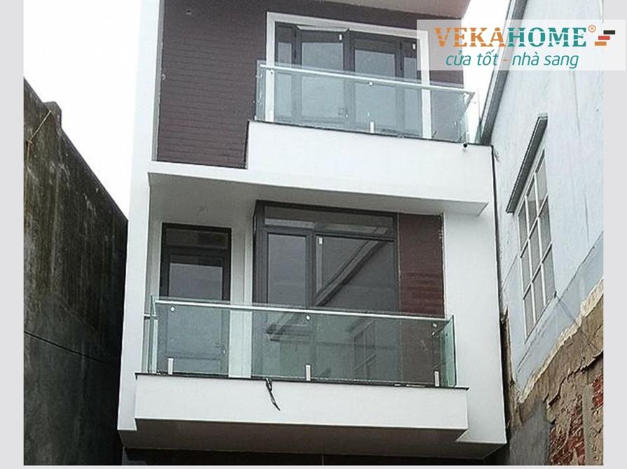 Mẫu lan can ban công kính cường lực đẹp