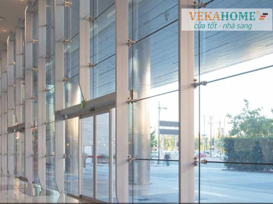 Ứng dụng của kính cường lực 10 ly